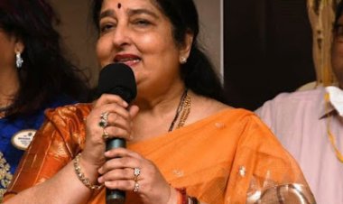 Anuradha Paudwal performs at ‘Ganga Utsav 2021 – The River Festival’