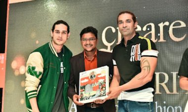 Actor Splitsvilla and Bigg Boss fame Priyank Sharma honored Kapil Raj with the title of the Best PR Award