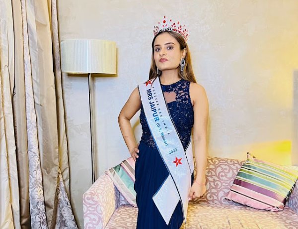 Dr. Smriti Vyas Bhadu from Jaipur got the City Winner title in Forever Miss, Mrs, and Teen 2022 Season 2 in G1 category
